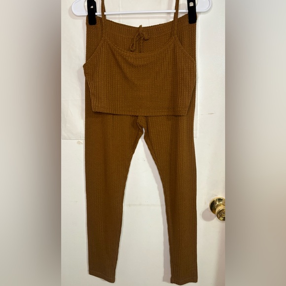 SHEIN Women Brown Solid Cami Top & Knotted Waist Leggings Set - Picture 4 of 4